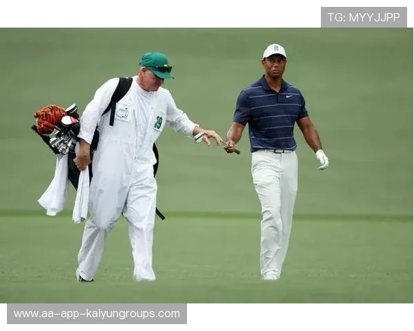 高尔夫大师赛：美国老将重归巅峰，一击万人喝彩！，美国高尔夫球大师赛